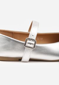 Born2be - Srebrne Płaskie Balerinki Mary Jane z Kwadratowym Noskiem Saroma. Okazja: na co dzień. Zapięcie: pasek. Kolor: srebrny. Materiał: jeans. Styl: elegancki, klasyczny, casual #2