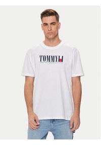 Tommy Jeans T-Shirt DNA Flag DM0DM18533 Biały Regular Fit. Kolor: biały. Materiał: bawełna