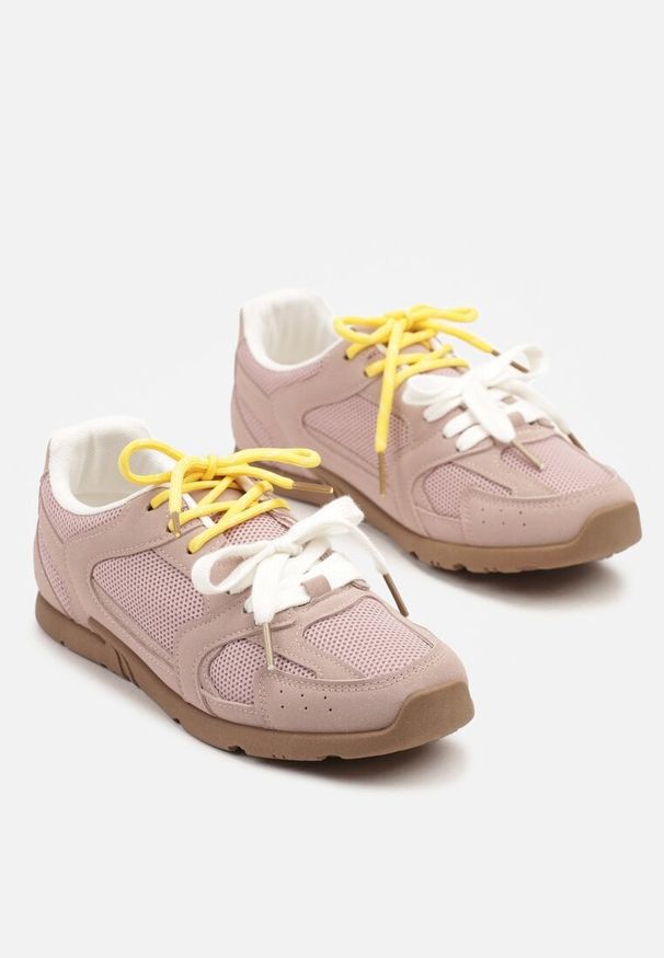 Renee - Różowe Sneakersy z Podwójnymi Sznurówkami Terfitra. Okazja: na co dzień. Zapięcie: sznurówki. Kolor: różowy