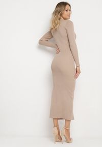 Born2be - Beżowa Prążkowana Sukienka Maxi z Ażurowym Wzorem i Wycięciem Zanelia. Kolor: beżowy. Materiał: prążkowany. Długość rękawa: długi rękaw. Wzór: ażurowy. Typ sukienki: proste. Długość: maxi #6