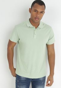 Born2be - Miętowa Koszulka Polo z Krótkim Rękawem Wakeish. Typ kołnierza: polo. Kolor: miętowy. Materiał: tkanina. Długość rękawa: krótki rękaw. Długość: krótkie