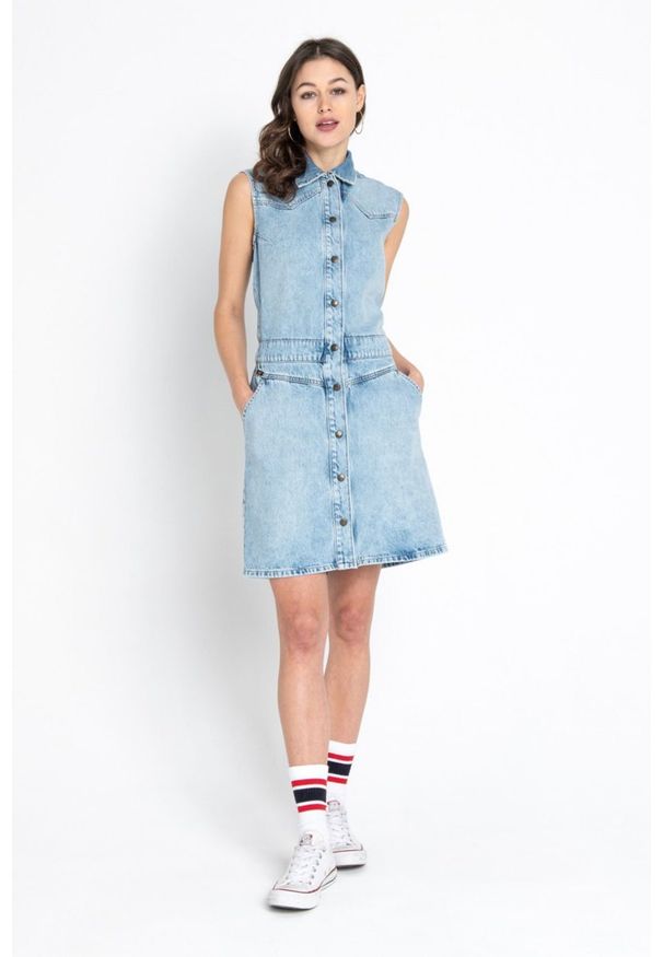 Lee - LEE MOM DRESS DAMSKA SUKIENKA JEANSOWA GET LIGHT L50CGGSM. Materiał: jeans