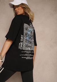 Renee - Czarna Bawełniana Koszulka T-shirt z Nadrukiem na Tyle i Napisami Danilaria. Kolor: czarny. Materiał: bawełna. Wzór: napisy, nadruk #3