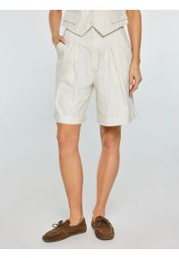 Big-Star - Szorty damskie lniane w prążek kremowe Kinnisa 102. Okazja: na co dzień. Kolor: kremowy. Materiał: len. Wzór: prążki. Sezon: lato. Styl: casual, klasyczny, elegancki #1