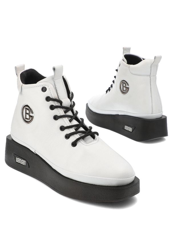 Białe Botki Artiker Stylowe Obuwie Damskie. Kolor: biały. Materiał: materiał. Styl: elegancki