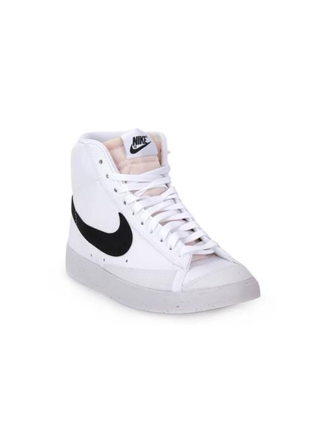 Buty do chodzenia damskie Nike 101 Blazer Mid 77 Next Nature. Wysokość cholewki: za kostkę. Zapięcie: sznurówki. Kolor: biały. Materiał: guma, skóra, materiał, syntetyk. Szerokość cholewki: normalna. Sport: turystyka piesza