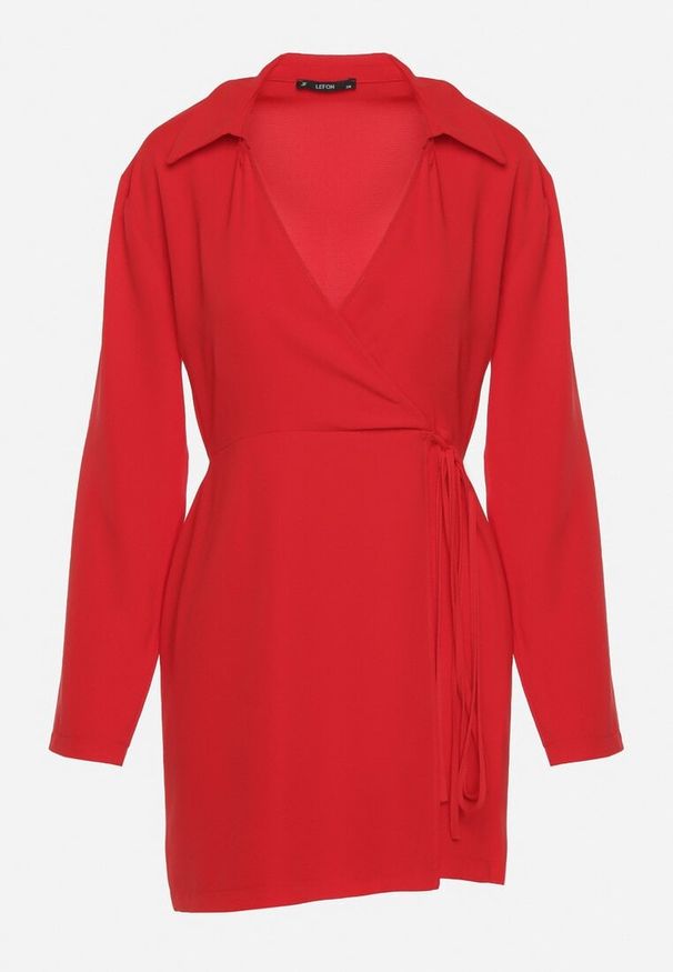 Born2be - Czerwona Sukienka Kopertowa z Cienkim Sznureczkiem w Talii Perlea. Okazja: na co dzień. Kolor: czerwony. Materiał: skóra. Typ sukienki: kopertowe. Styl: casual, klasyczny