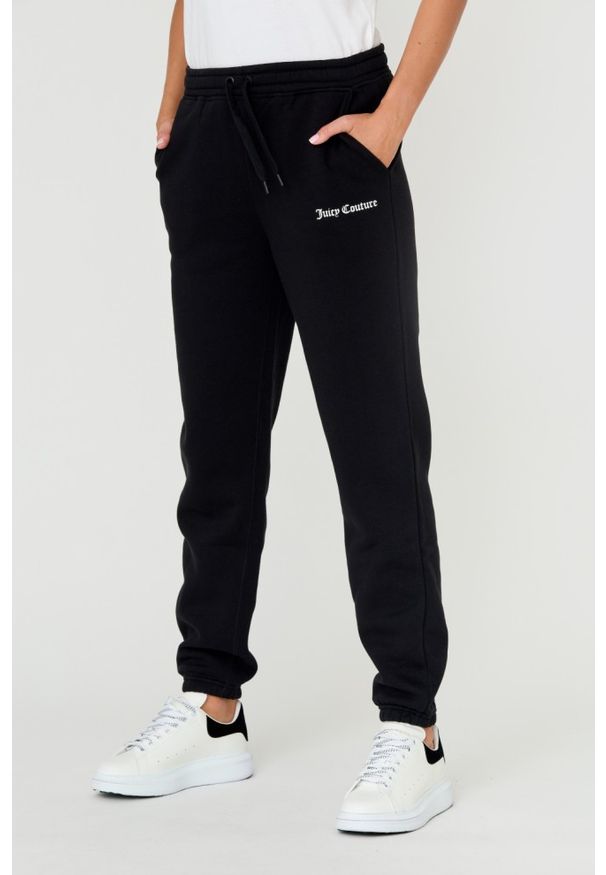 Juicy Couture - JUICY COUTURE Czarne spodnie Sora. Kolor: czarny. Materiał: bawełna