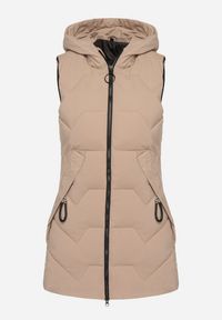 Born2be - Beżowa Długa Pikowana Kamizelka na Suwak z Kapturem Teriviana. Okazja: na spacer, na co dzień. Typ kołnierza: kaptur. Kolor: beżowy. Materiał: dzianina. Długość: długie. Styl: casual, klasyczny, sportowy #2