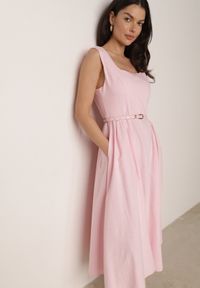 Born2be - Różowa Elegancka Sukienka z Wiskozy i Bawełny na Szerokich Ramiączkach Naisia. Kolor: różowy. Materiał: wiskoza, bawełna. Długość rękawa: na ramiączkach. Typ sukienki: rozkloszowane. Styl: elegancki #4