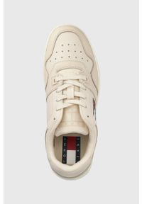 Tommy Jeans sneakersy kolor beżowy. Nosek buta: okrągły. Kolor: beżowy. Materiał: poliester, guma. Obcas: na obcasie. Wysokość obcasa: niski