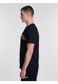 Big-Star - Koszulka męska z nadrukiem na piersi czarna Eskiletter 906. Kolor: czarny. Materiał: dzianina, bawełna, włókno, jeans. Wzór: nadruk. Styl: klasyczny, elegancki