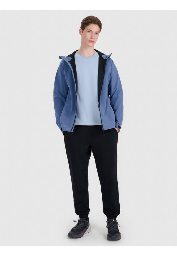 4f - 4F Kurtka softshell wiatroodporna membrana 5000 męska - granatowa M. Typ kołnierza: kaptur. Kolor: niebieski. Materiał: softshell. Technologia: Windstopper