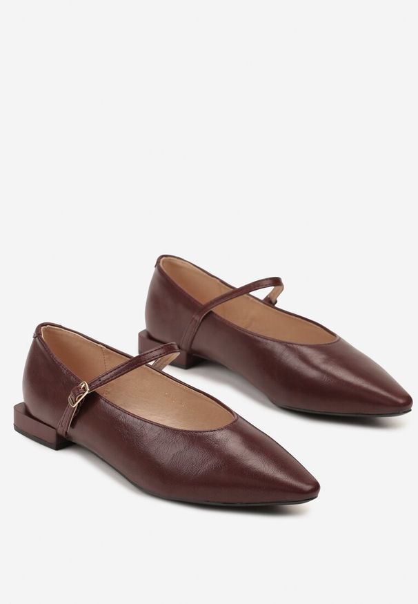 Born2be - Bordowe Balerinki Vices ze Skórzaną Wkładką i Paskiem z Klamerką Eslerie. Okazja: na spacer, na co dzień, na spotkanie biznesowe, do pracy. Zapięcie: pasek. Kolor: czerwony. Materiał: skóra. Obcas: na obcasie. Styl: casual, biznesowy, klasyczny. Wysokość obcasa: niski