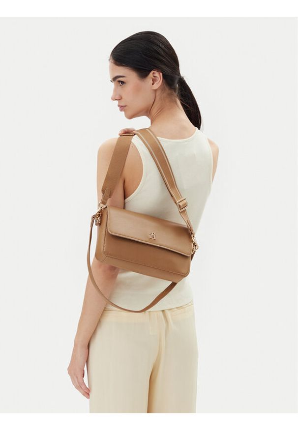 TOMMY HILFIGER - Tommy Hilfiger Torebka Th Distinct Conv Crossover AW0AW17219 Brązowy. Kolor: brązowy. Materiał: skórzane