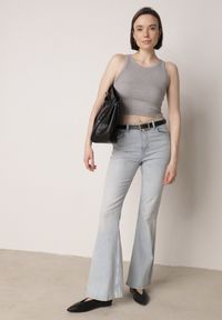 Born2be - Szary Top z Prążkowanego Materiału Zitessa. Okazja: na co dzień. Kolor: szary. Materiał: prążkowany, materiał. Długość rękawa: na ramiączkach. Styl: casual, elegancki, klasyczny #5