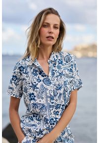 MOODO - Wzorzysta koszula granatowa. Kolor: niebieski. Materiał: wiskoza #1