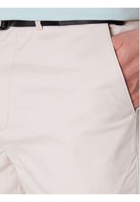 Calvin Klein Chinosy Modern Twill K10K110979 Beżowy Slim Fit. Kolor: beżowy. Materiał: bawełna #5