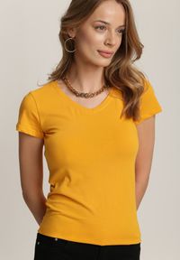 Renee - Żółty T-shirt Mirasura. Kolor: żółty. Materiał: dzianina. Długość rękawa: krótki rękaw. Długość: krótkie. Wzór: gładki