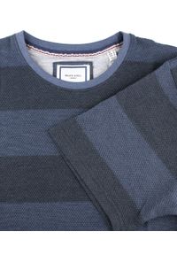 Dzianinowy T-Shirt Męski - Brave Soul - Odcienie Niebieskiego. Okazja: na co dzień. Kolor: niebieski. Materiał: bawełna, poliester. Wzór: prążki, paski. Sezon: wiosna, lato. Styl: casual #2