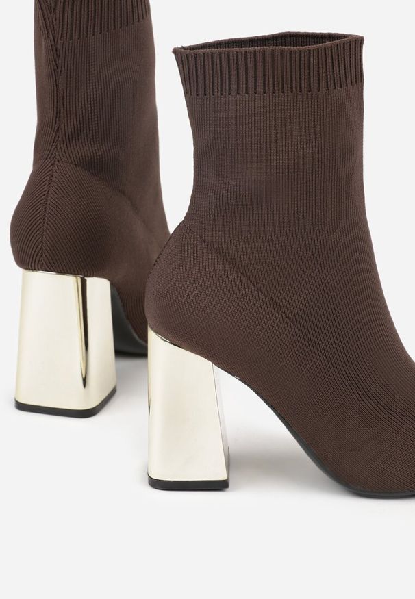Born2be - Brązowe Eleganckie Botki VICES na Słupku ze Skarpetkową Cholewką Rasoria. Okazja: na co dzień, do pracy, na spotkanie biznesowe. Zapięcie: bez zapięcia. Kolor: brązowy. Materiał: satyna, skóra. Szerokość cholewki: normalna. Obcas: na słupku. Styl: elegancki