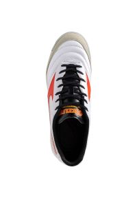 Buty piłkarskie Mizuno Morelia Sala Classic In Q1GA240291 białe. Zapięcie: sznurówki. Kolor: biały. Materiał: guma, skóra, tkanina. Szerokość cholewki: normalna. Sport: piłka nożna