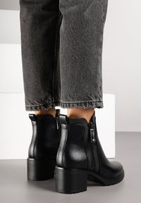 Born2be - Czarne Klasyczne Botki na Słupku z Ozdobnym Suwakiem Fesonea. Okazja: na co dzień. Zapięcie: zamek. Kolor: czarny. Materiał: jeans, dzianina. Obcas: na słupku. Styl: klasyczny #6