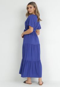 Born2be - Granatowa Rozkloszowana Sukienka Maxi z Wiązanym Paskiem Japhelia. Kolor: niebieski. Materiał: materiał. Styl: klasyczny. Długość: maxi #6