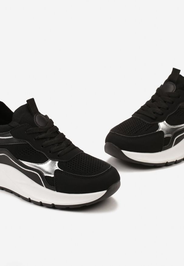 Born2be - Czarne Sneakersy na Grubej Podeszwie z Metalicznymi Wstawkami i Sznurowaniem Aelria. Okazja: na co dzień. Kolor: czarny. Obcas: na obcasie. Wysokość obcasa: niski