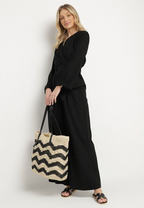 Born2be - Czarny Komplet z Lnem Kopertowa Bluzka i Spodnie Koririssa. Kolor: czarny. Materiał: len