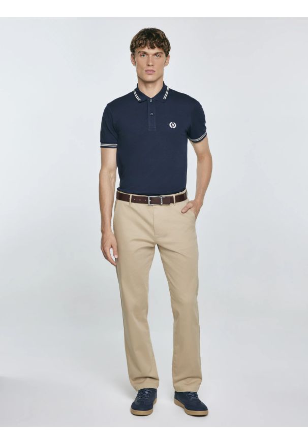 Big-Star - Koszulka męska polo granatowa Poller 403. Okazja: na co dzień. Typ kołnierza: polo. Kolor: niebieski. Materiał: dzianina, materiał, jeans. Wzór: aplikacja, ze splotem, haft. Styl: sportowy, casual
