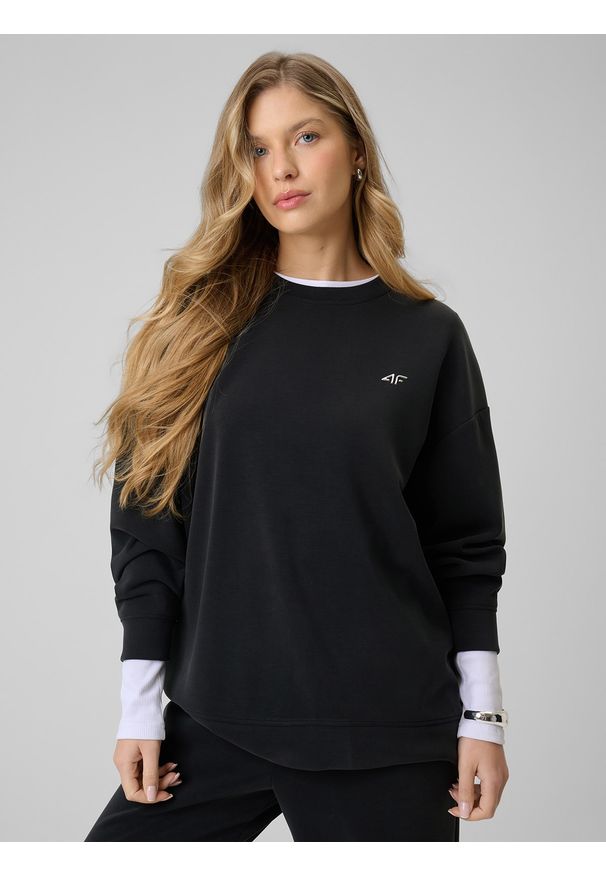 4f - 4F Bluza dresowa regular z modalem damska - czarna M. Okazja: na co dzień. Typ kołnierza: bez kaptura. Kolor: czarny. Materiał: dresówka. Wzór: gładki. Styl: casual