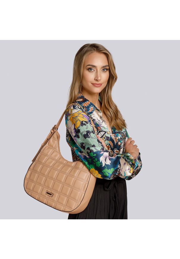 Wittchen - Torebka baguette z pikowanej ekoskóry. Kolor: beżowy. Sezon: lato. Materiał: skórzane. Styl: klasyczny, elegancki, casual