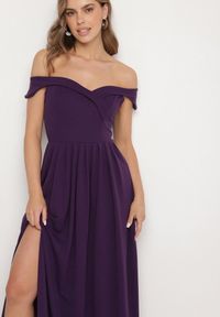 Born2be - Fioletowa Koktajlowa Rozkloszowana Sukienka z Hiszpańskim Dekoltem i Rozcięciem na Nogę Gralia. Okazja: na ślub cywilny, na wesele, na studniówkę. Kolor: fioletowy. Typ sukienki: rozkloszowane. Styl: wizytowy #4