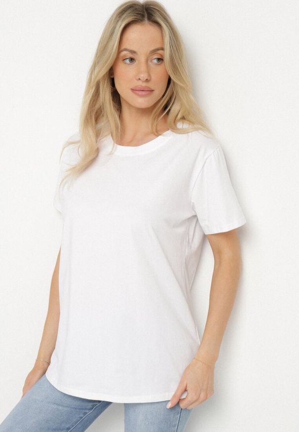 Born2be - Biały Gładki T-shirt z Bawełny o Klasycznym Kroju Natime. Kolor: biały. Materiał: bawełna. Wzór: gładki. Styl: klasyczny