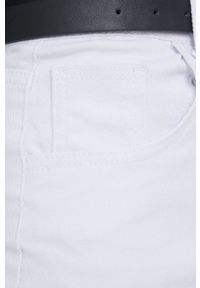Answear Lab szorty jeansowe damskie kolor biały gładkie high waist. Stan: podwyższony. Kolor: biały. Materiał: jeans. Wzór: gładki. Styl: wakacyjny