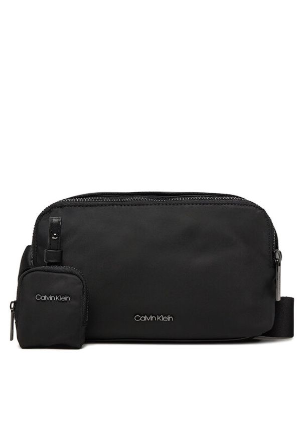 Calvin Klein Saszetka Ck Est. Nylon Camera Bag K50K512116 Czarny. Kolor: czarny. Materiał: materiał