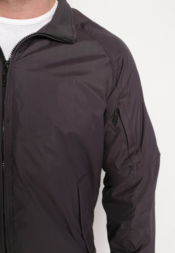 Born2be - Ciemnoszara Kurtka Typu Wiatrówka z Kieszeniami na Suwaki Nollafa. Kolor: szary