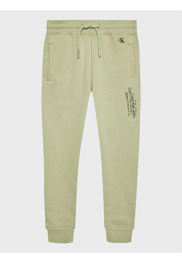 Calvin Klein Jeans Spodnie dresowe Repeat Inst. Logo IB0IB01568 Zielony Regular Fit. Kolor: zielony. Materiał: bawełna, dresówka