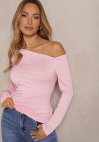 Renee - Różowa Asymetryczna Bluzka z Odkrytym Ramieniem Ninavena. Okazja: na co dzień. Kolor: różowy. Materiał: jeans. Długość rękawa: długi rękaw. Długość: długie. Wzór: bez wzorów, kolorowy. Styl: klasyczny, elegancki, casual #4