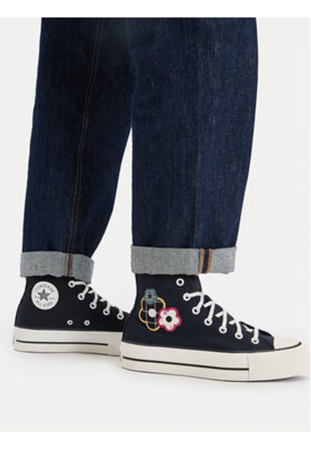 Converse Trampki Chuck Taylor All Star Lift Platform Floral Patchwork A15534C Czarny. Kolor: czarny. Materiał: materiał. Obcas: na platformie