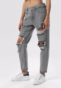 Born2be - Szare Jeansy Boyfriend Undivien. Kolor: szary. Materiał: jeans. Wzór: aplikacja #1