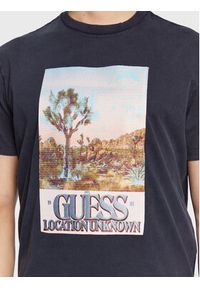 Guess T-Shirt Desert Photo M3GI74 KA260 Granatowy Regular Fit. Kolor: niebieski. Materiał: bawełna #3