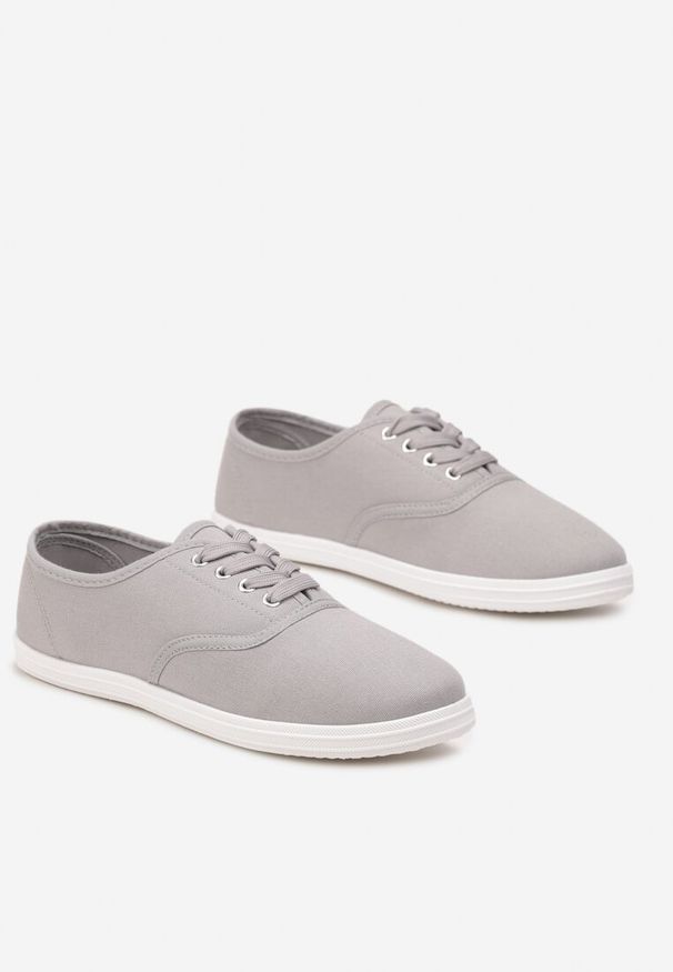 Born2be - Szare Tenisówki na Płaskiej Podeszwie ze Sznurowaniem i Okrągłym Noskiem Ezoma. Wysokość cholewki: przed kostkę. Nosek buta: okrągły. Kolor: szary. Wzór: kropki. Obcas: na płaskiej podeszwie