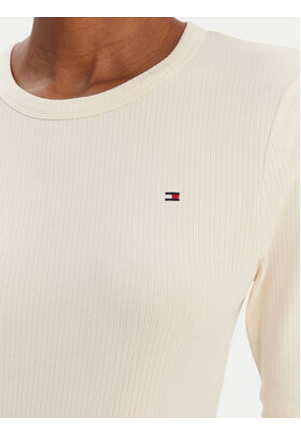 TOMMY HILFIGER - Tommy Hilfiger T-Shirt WW0WW47308 Écru Slim Fit. Kolor: kremowy. Materiał: wiskoza