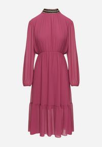 Born2be - Fioletowa Sukienka z Gumką w Talii Ozdobiona Aplikacjami przy Dekolcie Lilirae. Kolor: fioletowy. Wzór: aplikacja. Sezon: wiosna, lato. Styl: elegancki #3