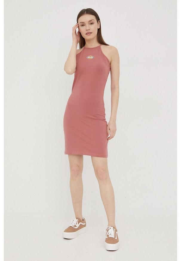 Dickies sukienka kolor różowy mini dopasowana. Kolor: różowy. Długość rękawa: na ramiączkach. Wzór: nadruk. Typ sukienki: dopasowane. Długość: mini