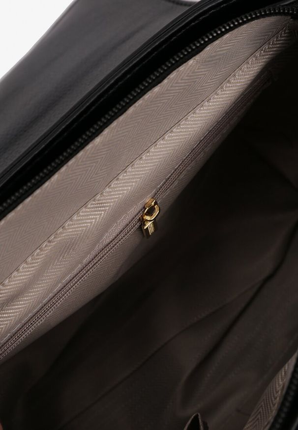 Renee - Czarna Elegancka Torebka z Klapką z Metalową Klamerką Liorita. Kolor: czarny. Styl: elegancki. Rodzaj torebki: na ramię