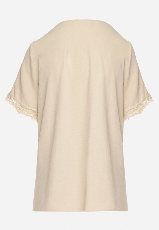 Born2be - Beżowa Bluzka z Siateczkowymi Wstawkami o Luźnym Fasonie Sylvina. Okazja: na co dzień. Kolor: beżowy. Styl: casual