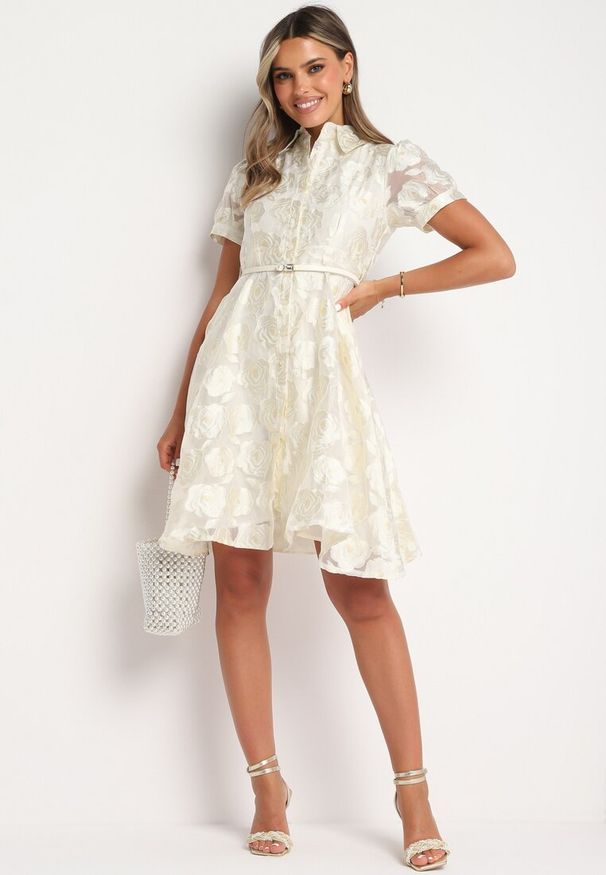 Born2be - Beżowa Sukienka Koktajlowa o Koszulowym Kroju na Guziki z Paskiem z Perełką Vimari. Okazja: na ślub cywilny, na wesele, na randkę. Kolor: beżowy. Długość rękawa: krótki rękaw. Typ sukienki: koszulowe. Styl: wizytowy